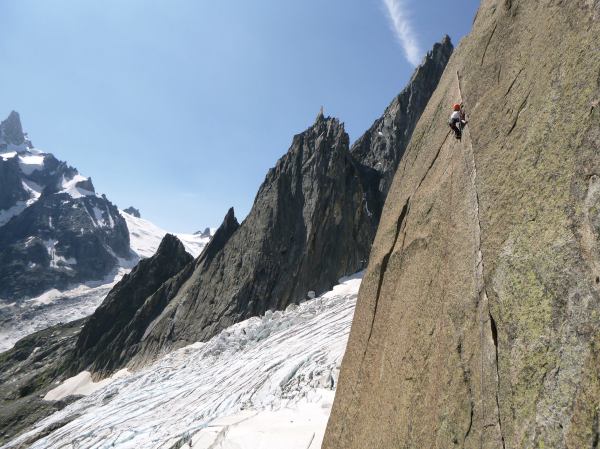 Sadie on the awesome diagonal crack on Guy Anne L'Insolite. Photo by Adam Brown.